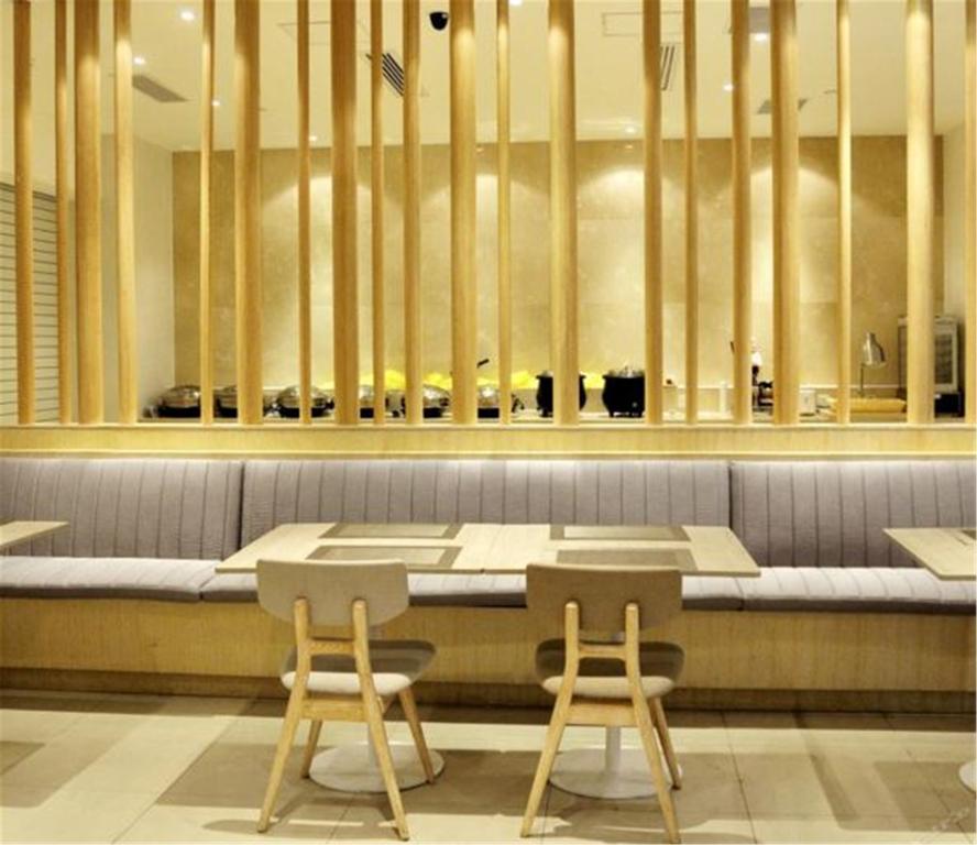 Ji Hotel Xianggang Middle Road Qingdao Eksteriør billede