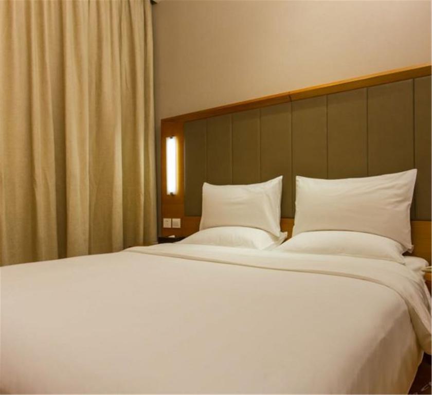 Ji Hotel Xianggang Middle Road Qingdao Værelse billede