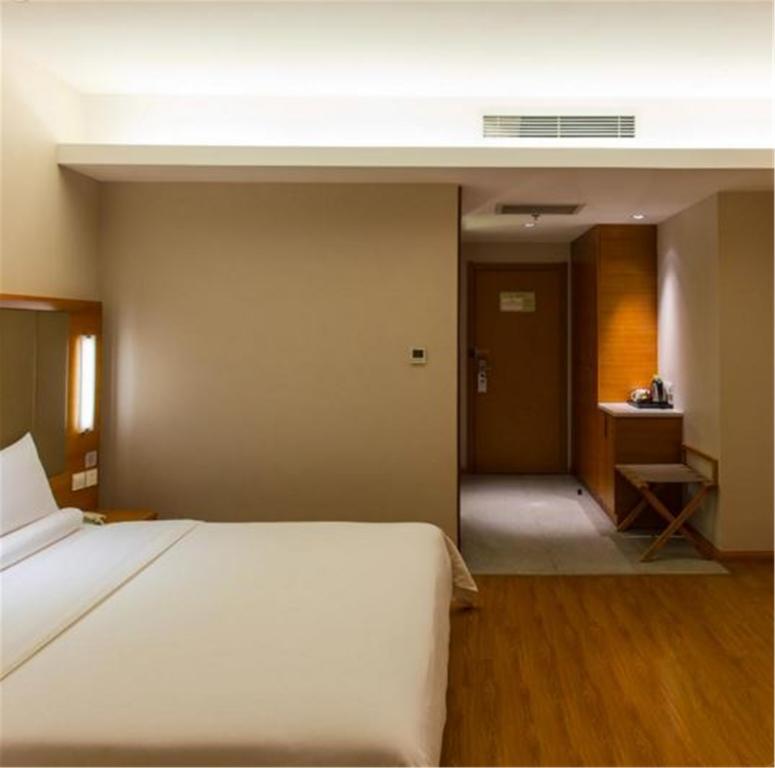 Ji Hotel Xianggang Middle Road Qingdao Værelse billede